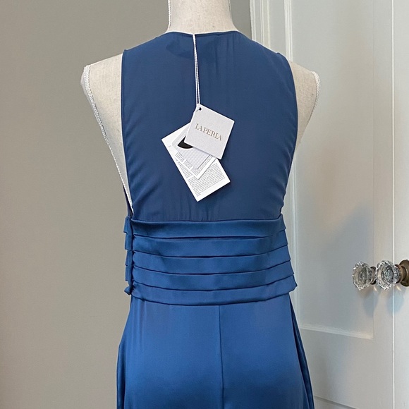 Le Perla Long Silk Nightgown - Picture 4 of 11